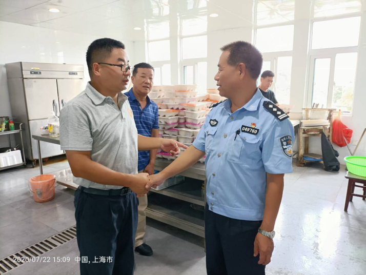 “八一”慰問送關(guān)懷 軍民共敘魚水情